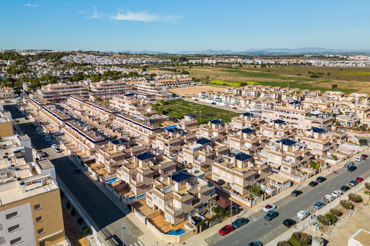 Bungalow La Zenia Cerca De La Playa Ориуэла Экстерьер фото